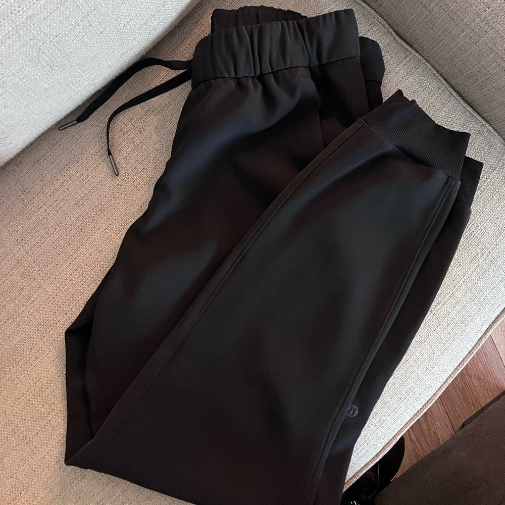 Lululemon stretch high-rise jogger